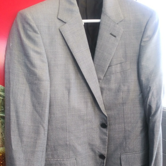 Prada suit - Picture 1 of 6